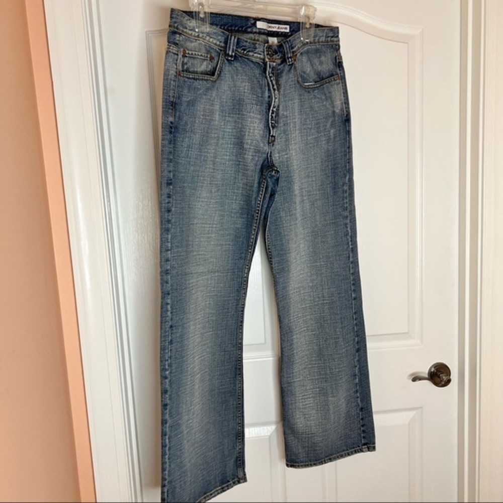 DKNY vintage wash mens jeans. Great fit. Size 34/32 like new - Picture 2 of 5